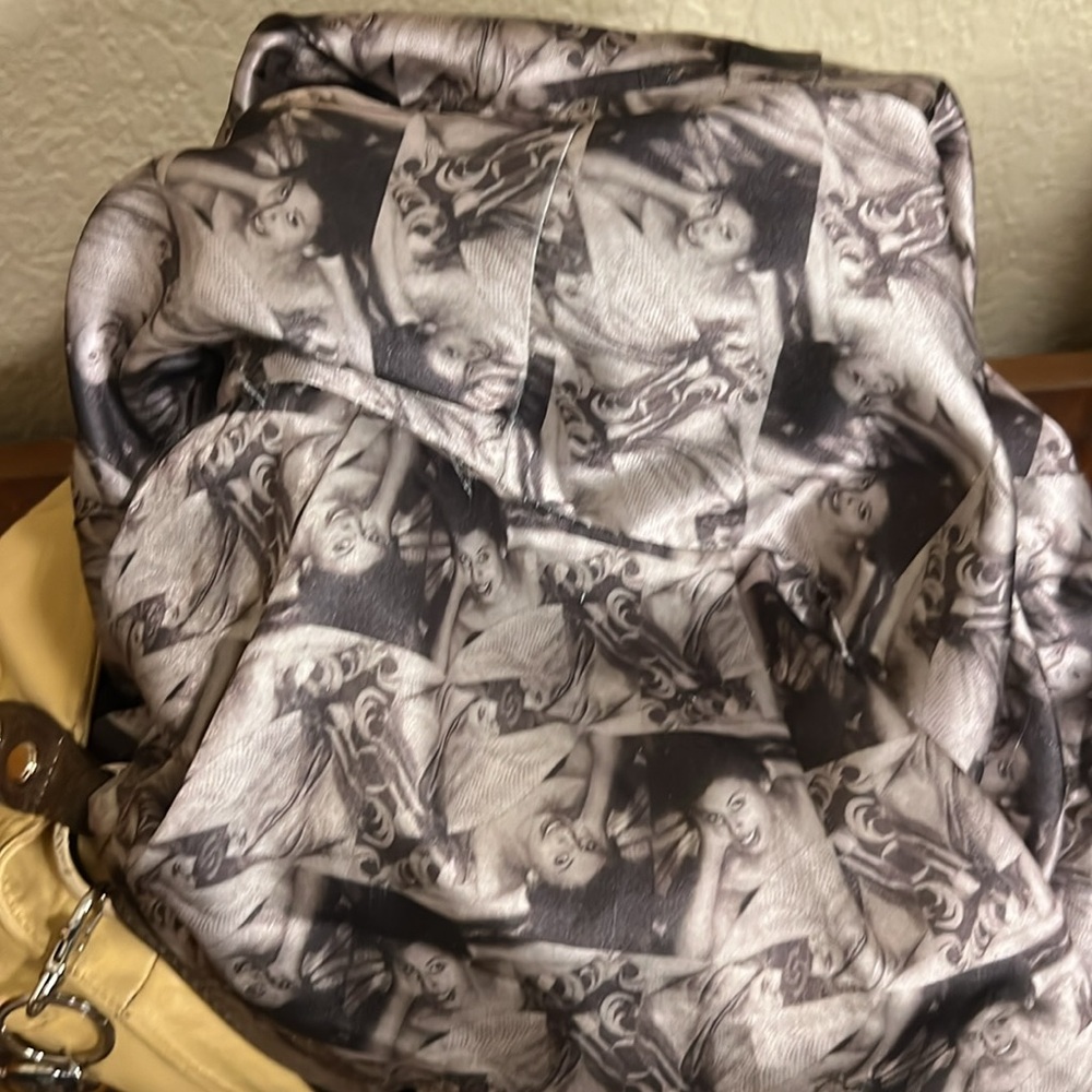🔥Elegant Junior Drake "PRIVATE JET" Light Tan Hobo Bag w/ Textured Leather - Picture 6 of 10